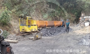 2.5噸防爆湘潭電機車海外煤礦運行視頻